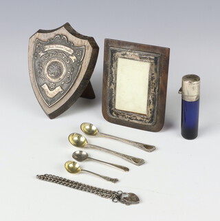 An Edwardian silver photograph frame Birmingham 1902 10cm, a pair of Victorian silver mustard spoons London 1883 and minor items, weighable silver 39 grams