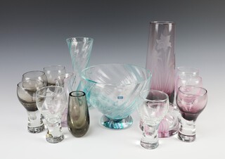 Eight stylish Caithness coloured wines, 4 vases, a bowl and a jug