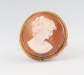 A yellow metal cameo ring 4.7 grams, size L 1/2