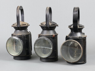 A British Railway Southern metal hand lantern complete with burner, an unmarked railway hand lantern with burner and a SER railway hand lantern dated 1939 with burner (lens cracked) 