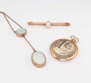 A yellow metal 9ct double opal necklace together with a ditto bar brooch and circular locket 