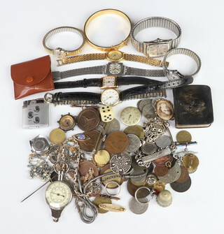 A quantity of vintage costume jewellery and watches 