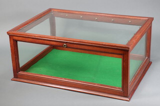 A rectangular glass and mahogany table top display cabinet 23cm h x 54cm w x 39cm d 