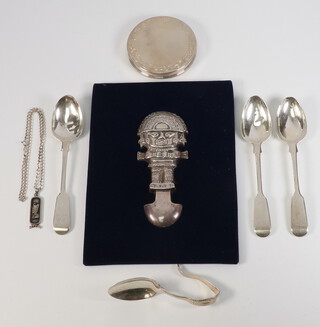 A silver engine turned compact Birmingham 1958, together with 4 spoons, a white metal miniature figure, a pendant and chain, weighable silver 174 grams 