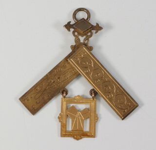 A Masonic 9ct gold Past Masters jewel, 14 grams 