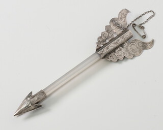 An Edwardian white metal mounted crystal arrow brooch 11cm