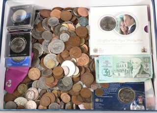 A 1995 United Kingdom uncirculated coin set, minor commemorative crowns and coins 