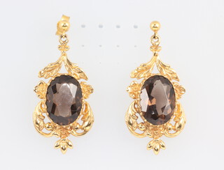 A pair of 9ct yellow gold Victorian style amethyst drop earrings 35mm, 7.7 gram s