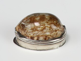 A silver mounted shell snuff box 4cm 