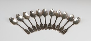 A set of 11 Victorian silver teaspoons London 1861, 263 grams 