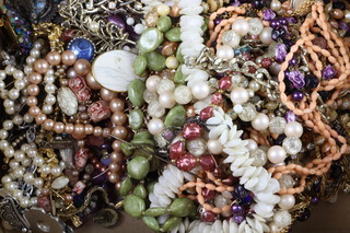 A quantity of vintage costume jewellery