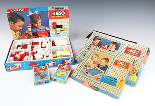 Lego Systems, a collection of vintage Lego building sets to include 324, 481, 418, 700 4/5, 700 4/3A and 030 