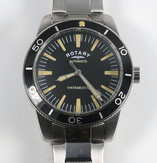 A gentleman's steel cased Rotary Automatic Vintage Dive calendar wristwatch with black revolving bezel on a ditto steel strap, with original box and guarantee 