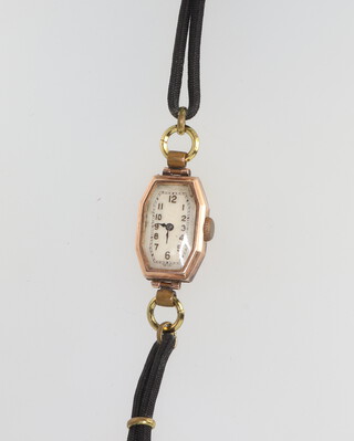 A lady's 9ct yellow gold octagonal wristwatch 