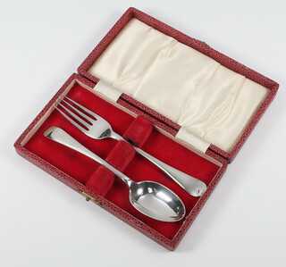 An Edwardian silver fork and spoon Sheffield 1904 67 grams, boxed 