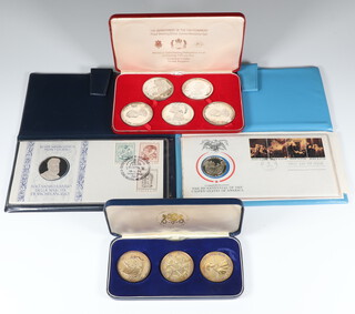 Five silver commemorative crowns, a Silver Jubilee medallion set, 3 silver gilt crowns and 2 others, 319 grams