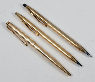 A gilt Cross propelling pencil and ballpoint pen, a Parker ditto, a black Parker pen with gilt cap, a black Parker pen with steel cap and a Parker pen and propelling pencil 