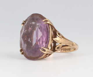 A 9ct yellow gold oval amethyst ring size K, 5.7 grams 