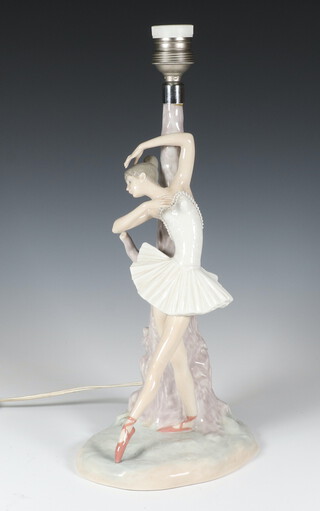 lladro+ballerina in past antique auctions