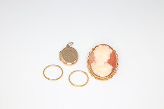 A 9ct yellow gold cameo brooch, 2 gold hoops and a locket, gross weight 8 grams 