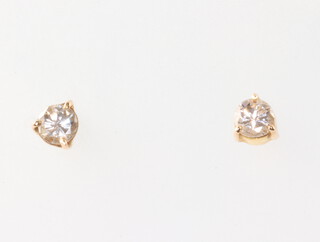 A pair of 9ct yellow gold diamond ear studs, approx. 0.3ct 