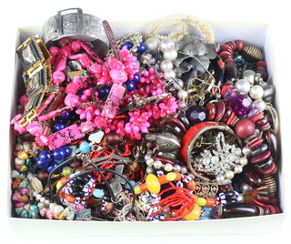 A quantity of vintage costume jewellery and watches 