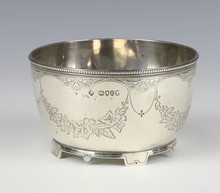 A Victorian circular silver bowl with presentation inscription London 1880, 10cm, 117 grams 