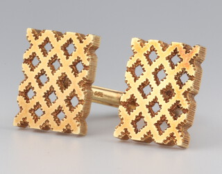 A pair of gentleman's yellow metal 585 cufflinks 13.9 grams 