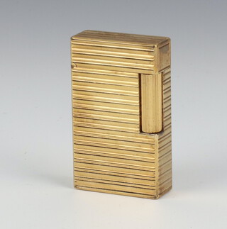 A gentleman's gold plated Dupont cigarette lighter 