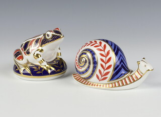 A Royal Crown Derby Imari pattern  paperweight in the form of a snail 11cm, a ditto frog 8cm (no stoppers)