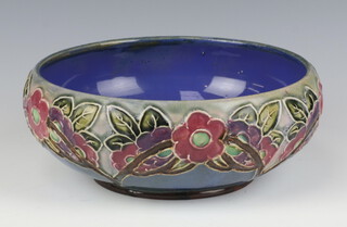 A Royal Doulton fruit bowl decorated with flowers X872A/9038 20cm 