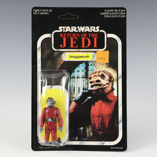 Star Wars by Palitoy, a Snaggletooth ( red ) action figure on hybrid 70 back Return of the Jedi unpunched card ROTJ 70A ( Hong Kong 1983  )