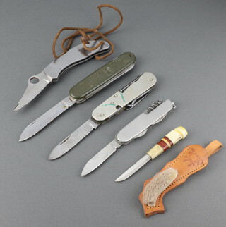 Abraham Brooksban a multi bladed jack knife, Spyderco a folding pocket knife, Rostfrei a multi bladed pocket knife, Aitor a multi bladed pocket knife and a paper knife with horn handle, leather scabbard 