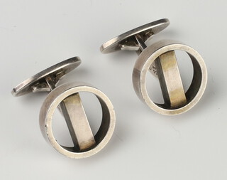 A pair of Georg Jensen circular silver cufflinks no.91, 15.1 grams 