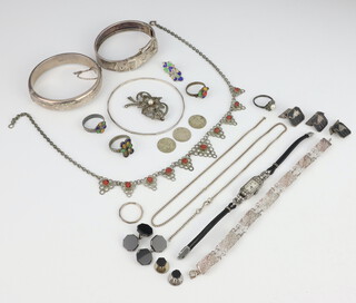 A silver buckle bracelet, 2 silver bangles and minor silver jewellery 