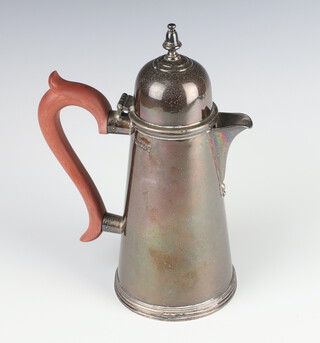 A Queen Anne style silver coffee pot 24cm, Birmingham 1977, maker JB Chatterley & Sons Ltd, 574 grams gross 