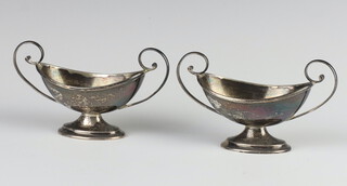 A pair of Edwardian Georgian style silver table salts Birmingham 1906, 75 grams 