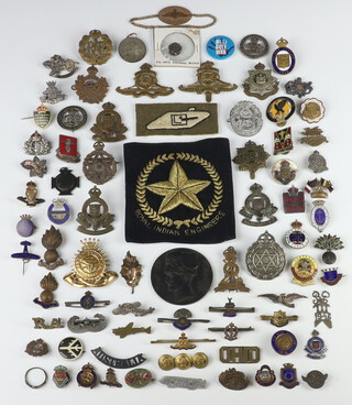 A silver Grenadier Guards sweetheart brooch together with minor badges and brooches 