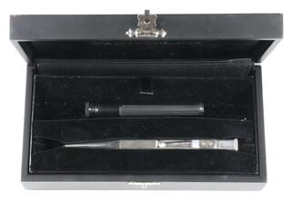 A modern silver yard o'led propelling pencil in a fitted box Birmingham 2007 no. 745