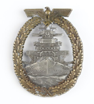 A Second World War Kriegsmarine Navy High Seas Fleet badge, the reverse marked Fec Adolf Bock Ausf.Schwerin/Berlin 55mm 