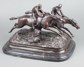 A 20th Century bronze figure group of 2 race horses, raised on an oval black marble base 25cm h x 41cm w x 31cm d 