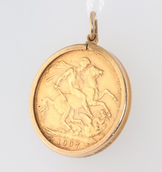 A 1907 sovereign in a 1.2gram 9ct mount 