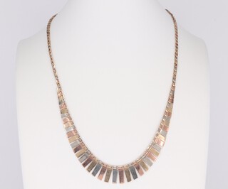A 9ct 3 colour tapered necklace 7.7 grams, 42cm 