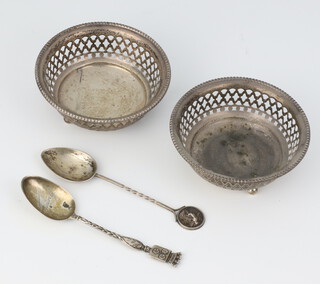 A pair of Sterling silver pierced bon bon dishes 8.5cm, 2 souvenir spoons 83 grams