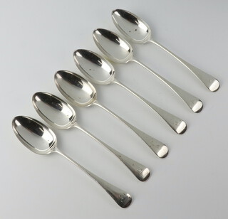 Six silver Old English pattern dessert spoons Sheffield 1926, 286 grams 