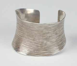 A stylish 925 standard bark finished bangle 50 grams 