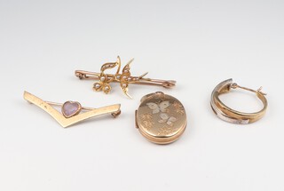 A 9ct yellow gold oval locket, 2 bar brooches and an earring, gross weight 5.5 grams 