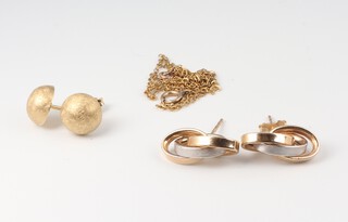 A pair of 18ct yellow gold ear studs 1 gram, a pair of 2 colour 9ct gold earrings and a chain (a/f) 2.8 grams  