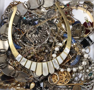 A small quantity of silver jewellery together with a collection of vintage costume items 