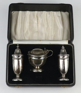 A 3 piece silver condiment Sheffield 1958, 131 grams cased